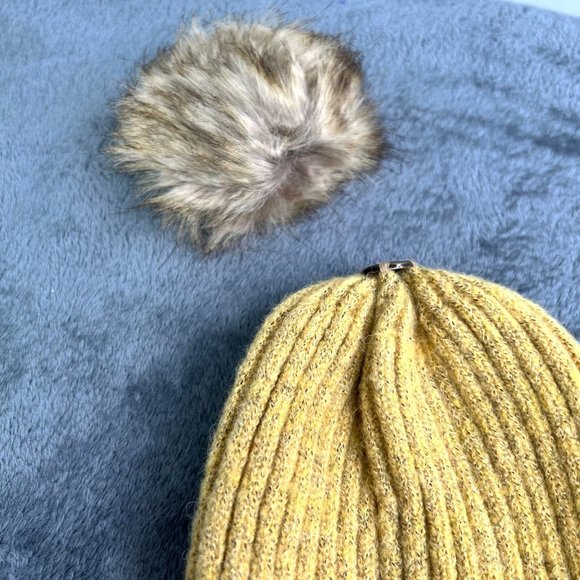 Virginia Wolf Sunray Beanie Hat Faux Fur Snap on Pom Gold Mustard Knit Beachly - Picture 5 of 5
